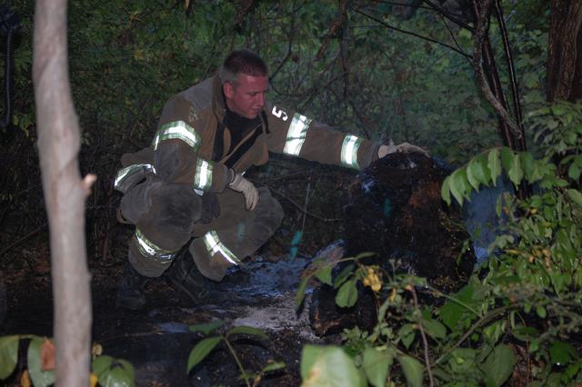 Woods Fire on Garfield Avenue in West Goshen Township.  Pictured FF Dave Morris.  September 2007.